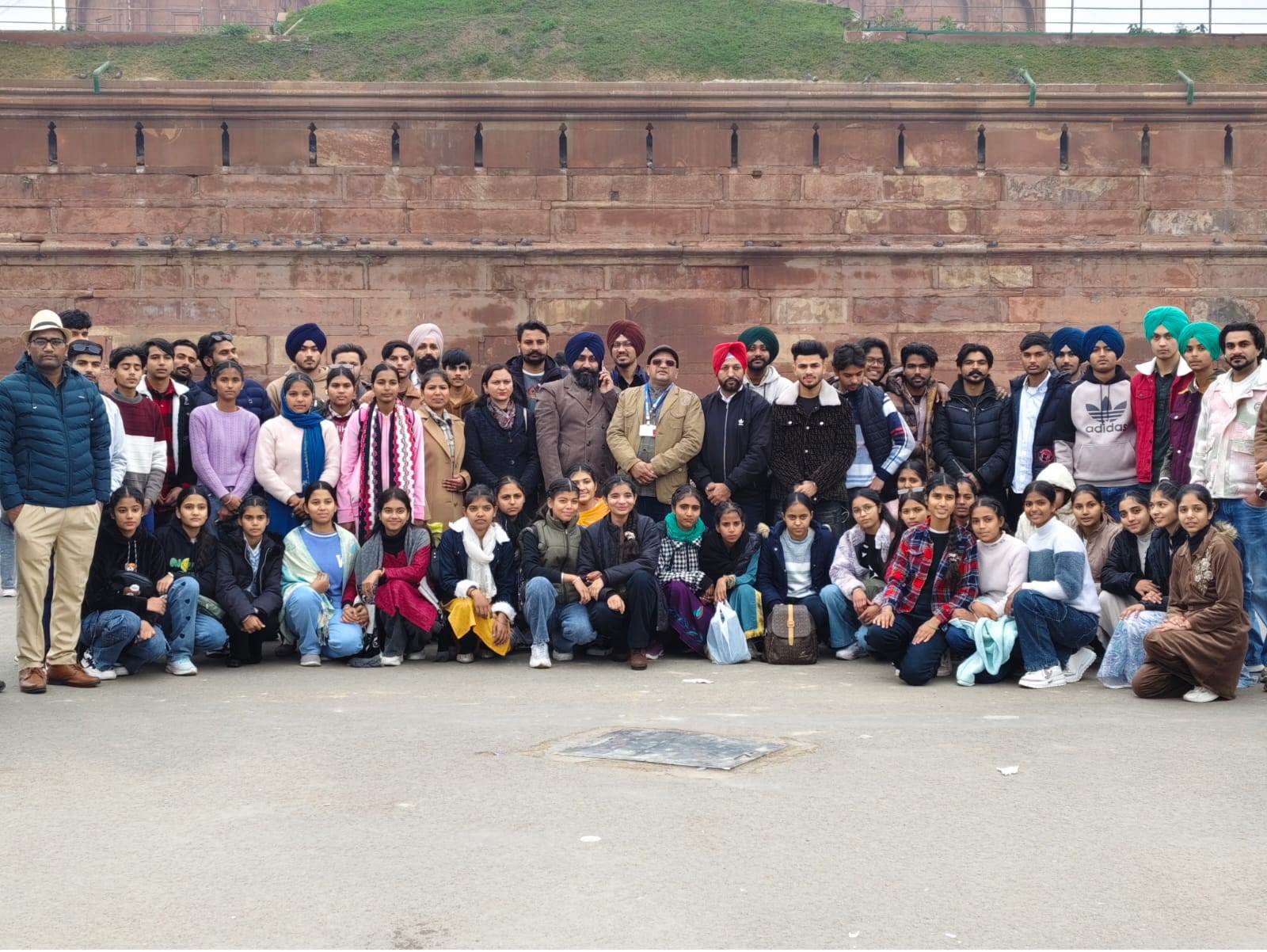 Youth Services Department organised 'Exposure Visit to Capital' for 135 youth